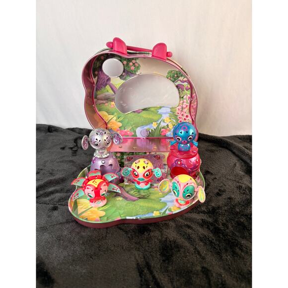 ZOOBLES METAL TIN CARRY CASE WITH 5 PETS AND 2 STANDS *READ* - Picture 1 of 4